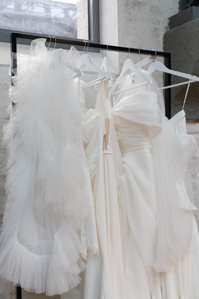 Modernes Brautkleid in der Bridal Boutique Heidelberg